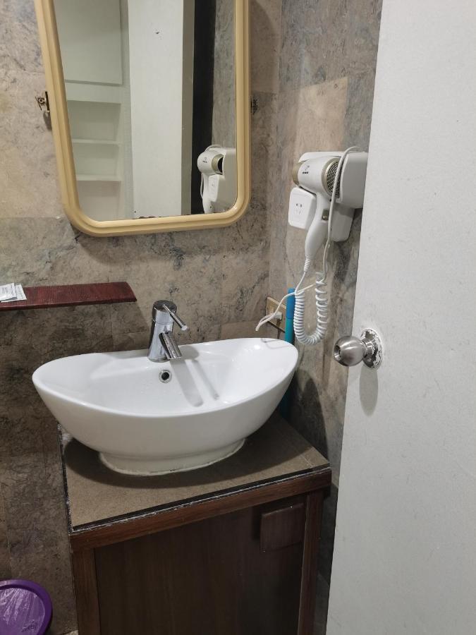Accommodation Services マカティ エクステリア 写真